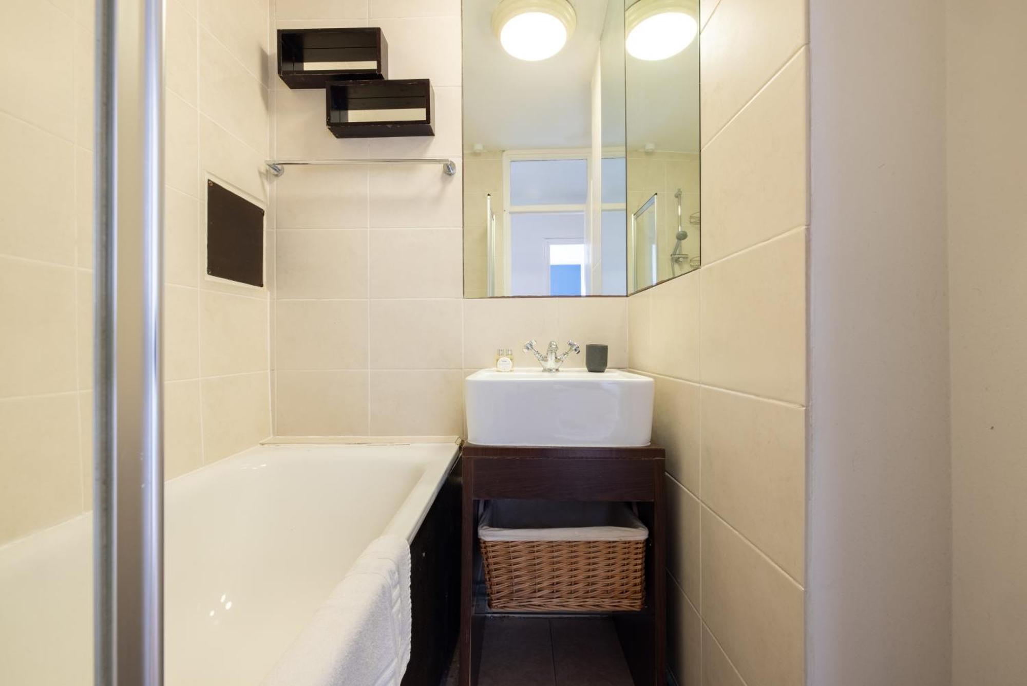 The Bermondsey Apartment Londra Esterno foto